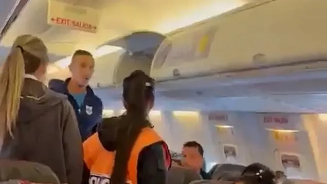 Pemain bola sepak ditahan, jerit &lsquo;bom&rsquo; dalam pesawat di Brazil