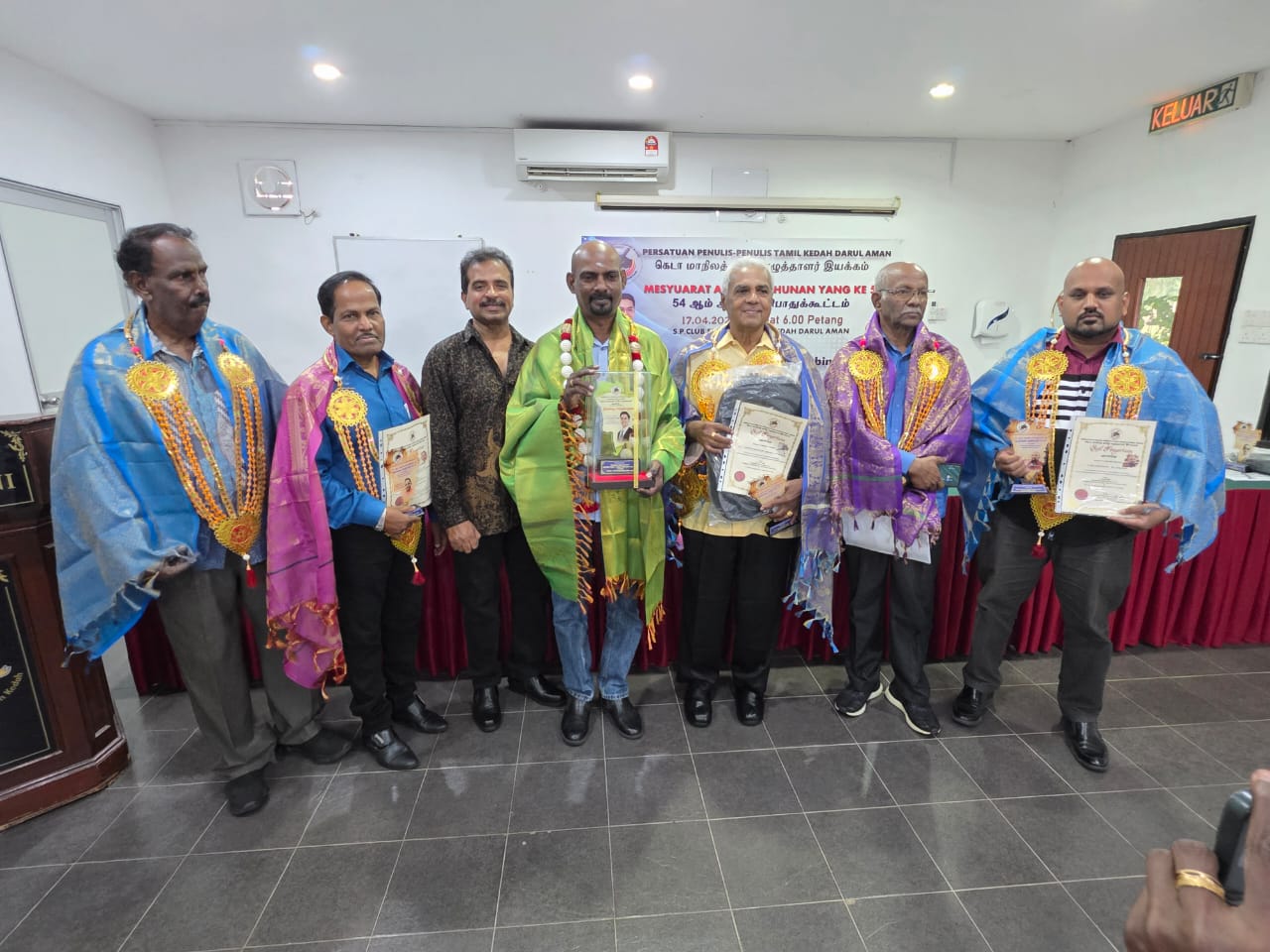 தலா ஒரு ரிங்கிட் வழங்கினால் எழுத்தாளர் இயக்கத்திற்குச் சொந்தக் கட்டடம் சாத்தியம்!